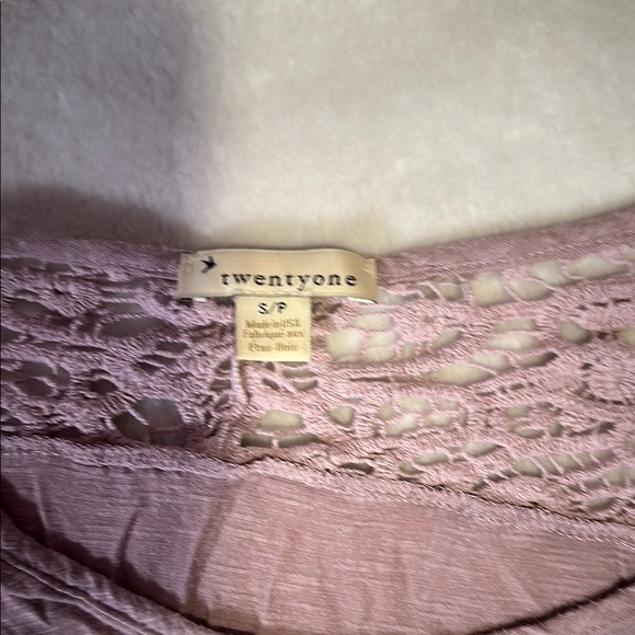 Forever 21 Pink Flutter Sleeve Peplum Blouse - Picture 2 of 3